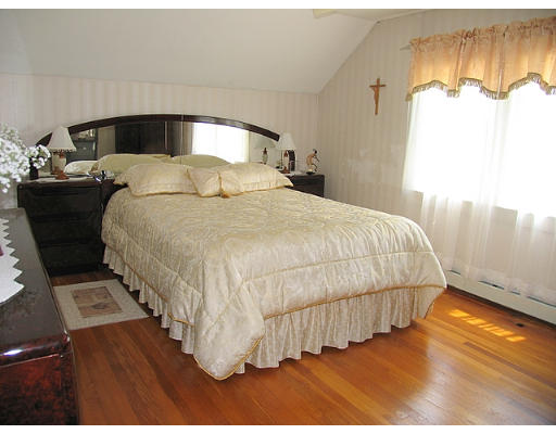 350 Rochester Street Fall River, MA 02720 - Photo 5 of 6 Gallery Image 5