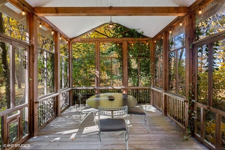 19714 South Lakeside Road New Buffalo, MI 49117 - Photo 18 of 47 15_19714LakesideRd_97_SunRoom_LowRes