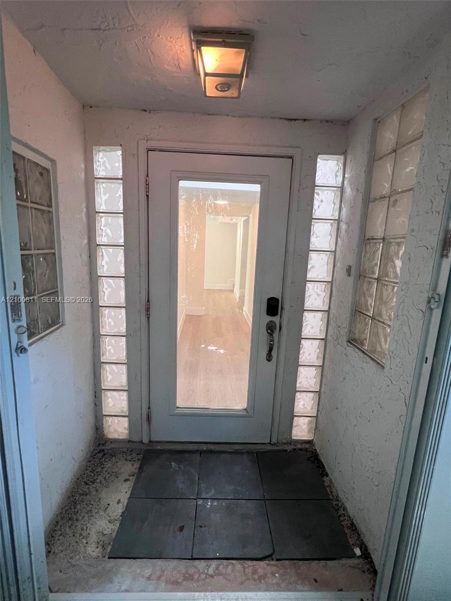 5845 Southwest 88th Street Miami, FL 33156 - Photo 4 of 28 Gallery Image 4