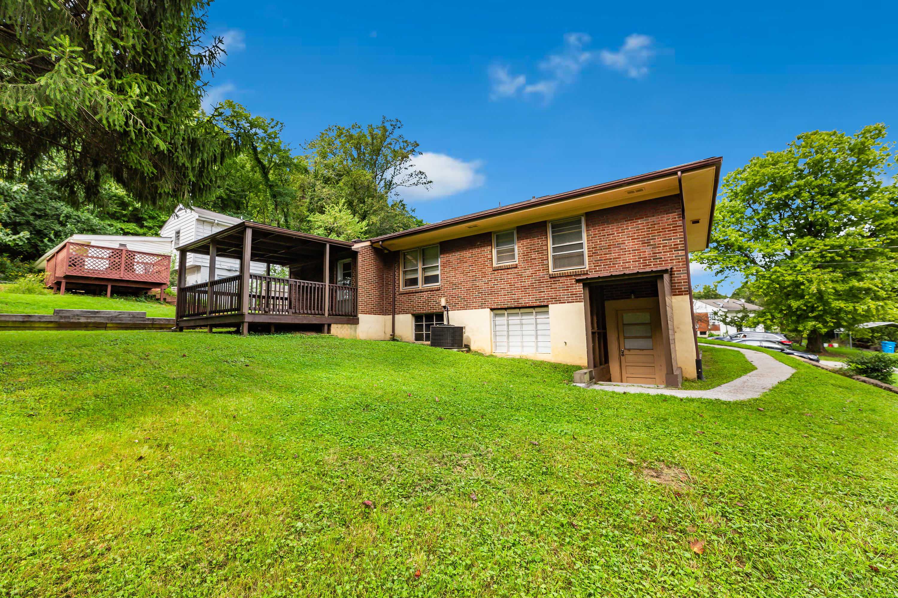 3020 Roberts Road Southwest Roanoke, VA 24014 - Photo 20 of 23 IMG_ 646_5