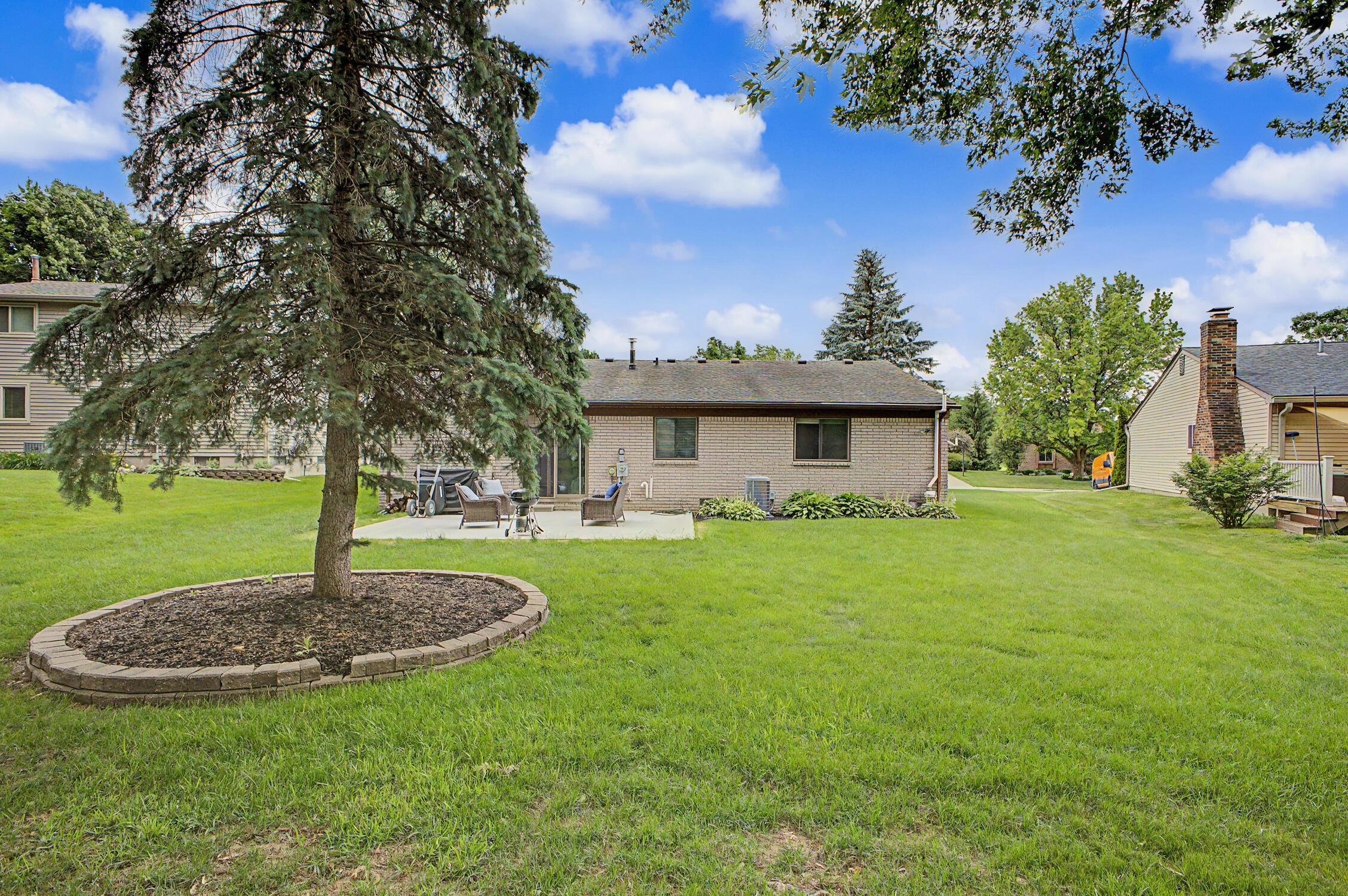 22440 Mill Road Novi, MI 48375 - Photo 37 of 39 38