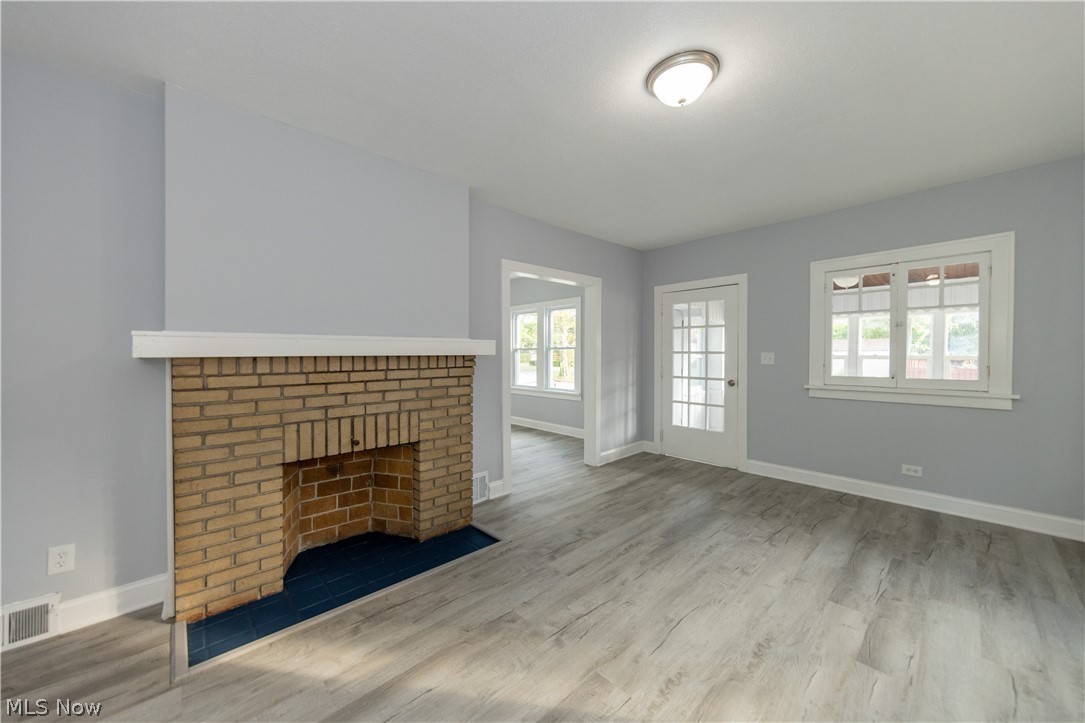 1677 Hillview Road Cleveland, OH 44112 - Photo 4 of 28 Gallery Image 4