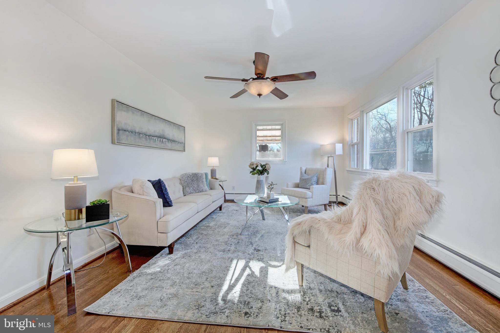 4846 Long View Road Temple Hills, MD 20748 - Photo 2 of 39 Sunny living room
