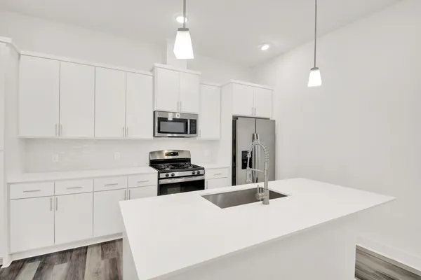 $1,950 | 6325 Ponca Street, Unit B, Austin, TX 78741