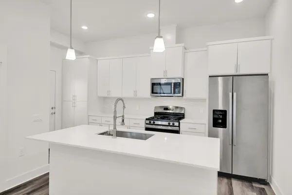 $1,950 | 6325 Ponca Street, Unit B, Austin, TX 78741