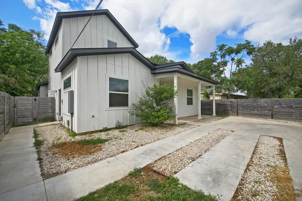 $1,950 | 6325 Ponca Street, Unit B, Austin, TX 78741