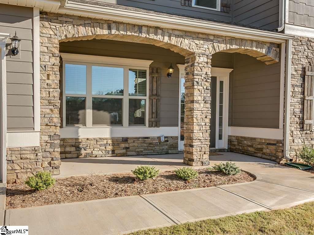 546 Grandon Road Greer, SC 29651 - Photo 3 of 36