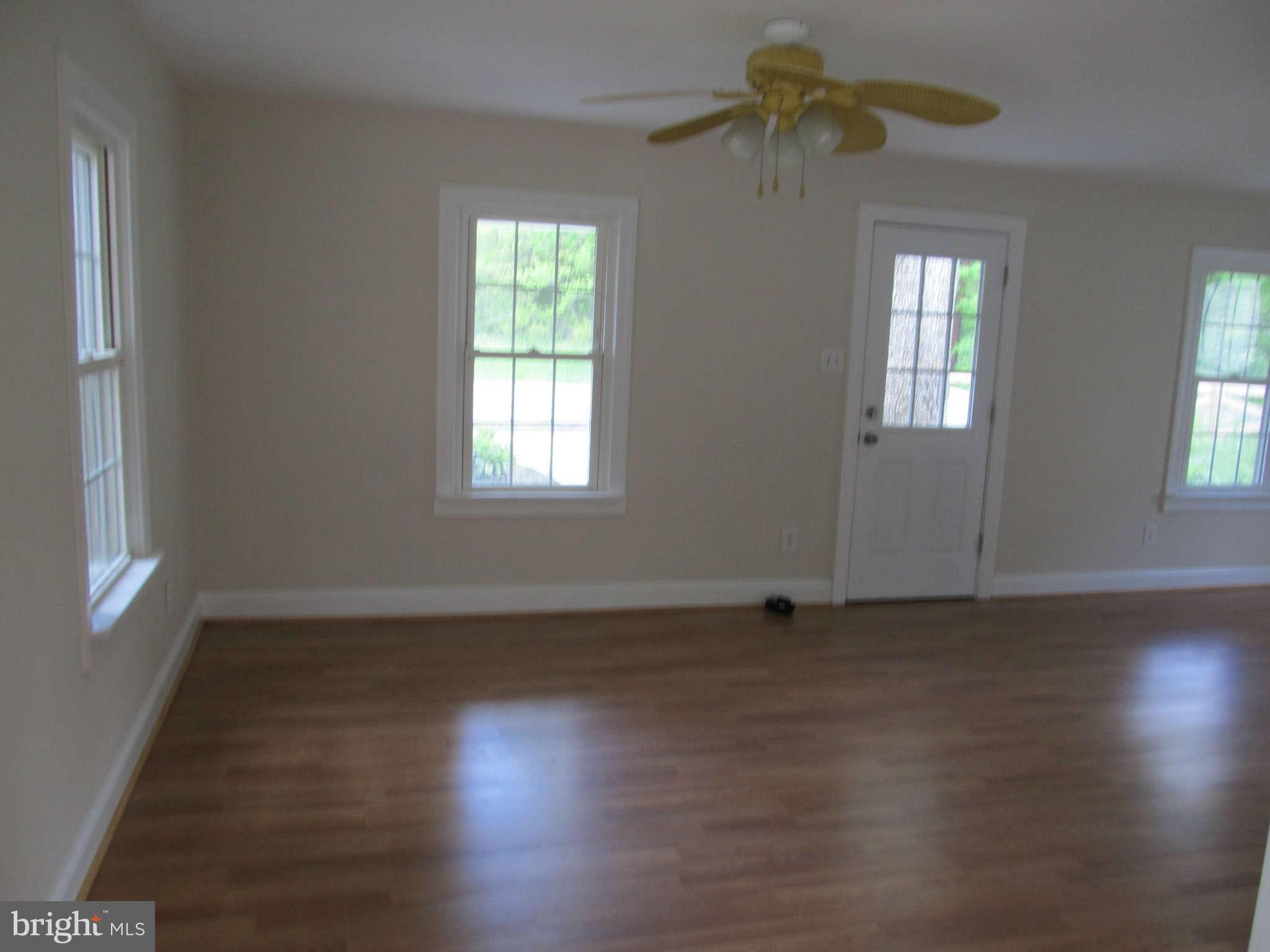 15714 Livingston Road Accokeek, MD 20607 - Photo 5 of 26 Family Room