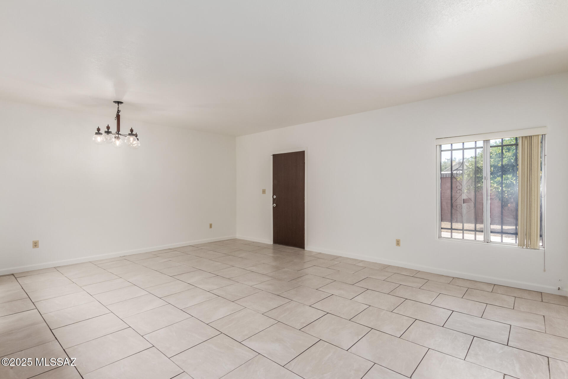 288 East Root Way Tucson, AZ 85705 - Photo 9 of 34