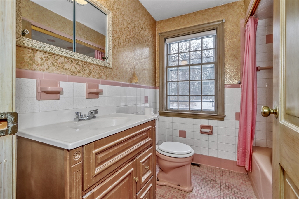 53 Aran Road Westwood, MA 02090 - Photo 12 of 26 Gallery Image 12