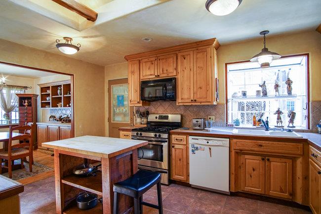 178 Riker Terrace Salinas, CA 93901 - Photo 8 of 31 Gallery Image 8