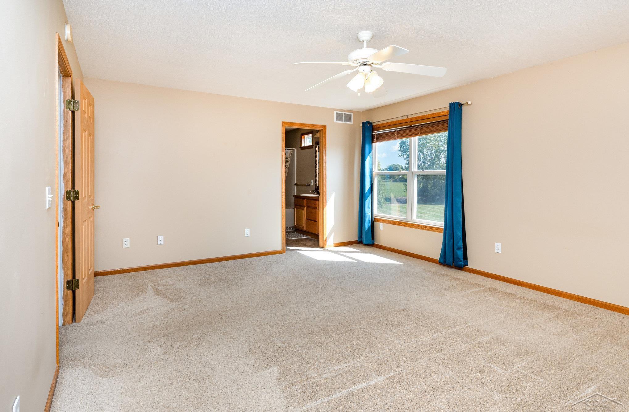 6288 Rockingham Place Saginaw, MI 48603 - Photo 15 of 32 50188288-202d4905-a3c7-4df1-92fd-f708b2f44ef7.JPG