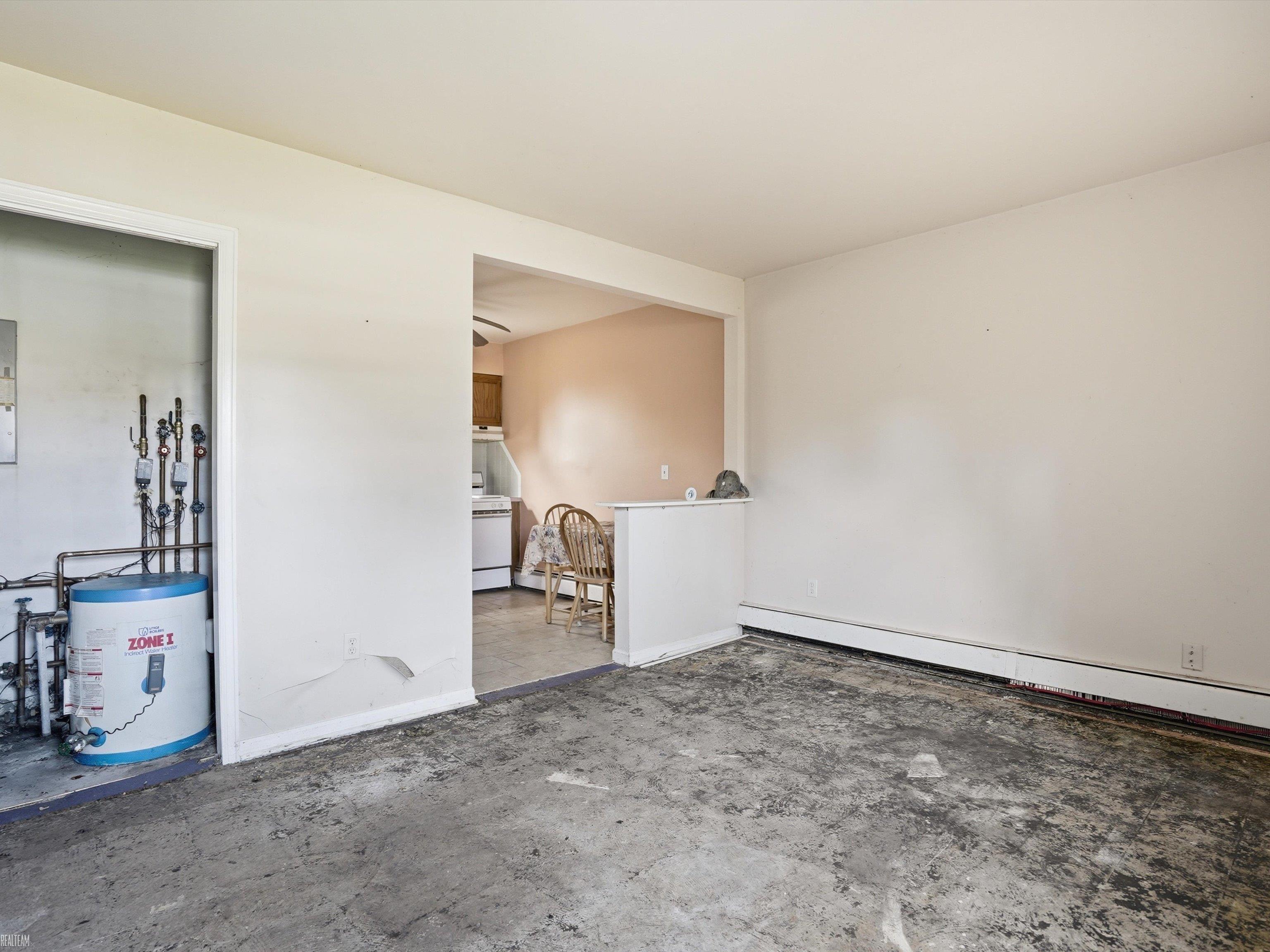 2717 Normandy Road Royal Oak, MI 48073 - Photo 4 of 21 50206579-85d5359d-ddca-4e50-9ad3-5353b3b43d5b.JPG