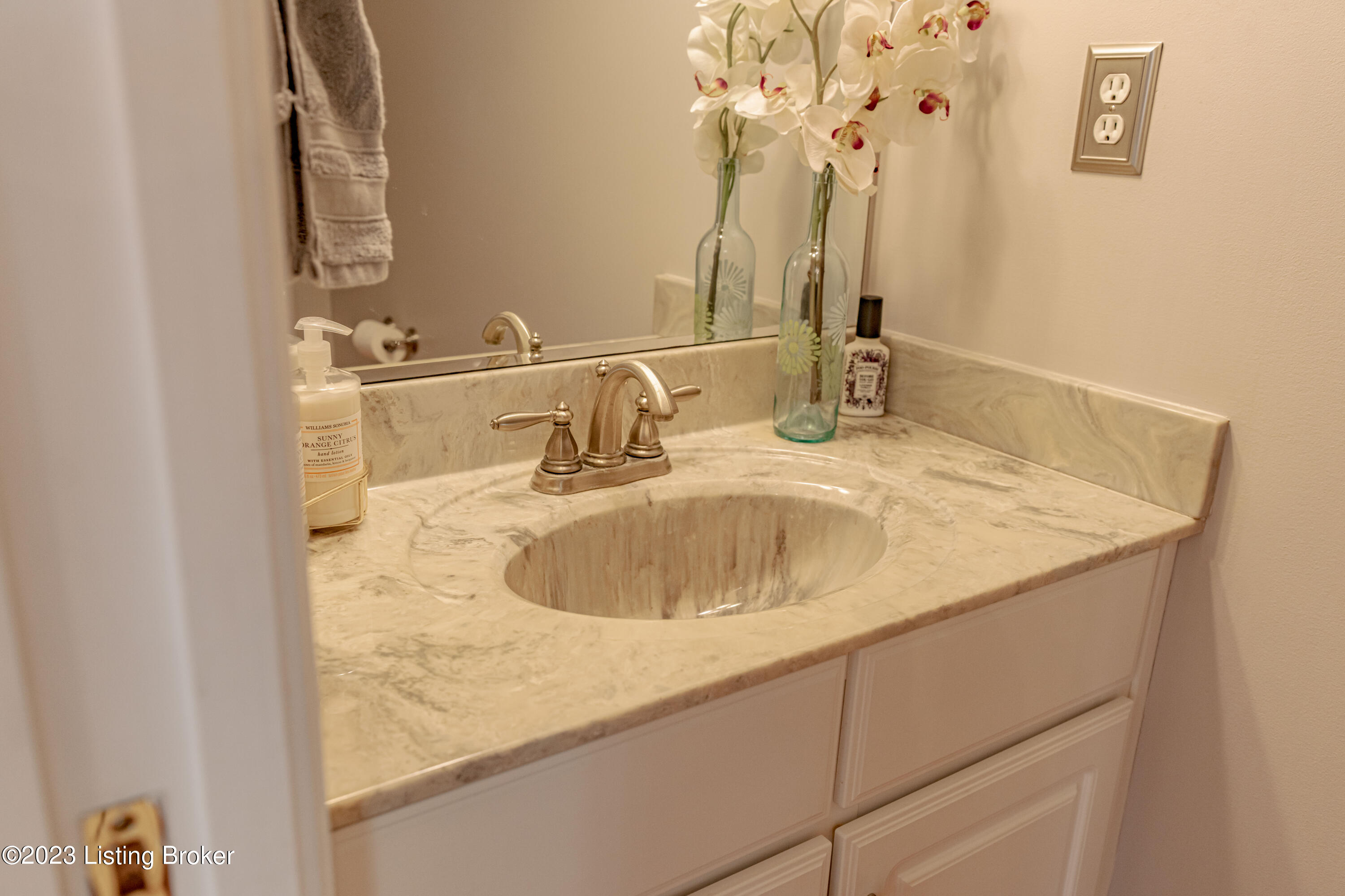 5116 Fox Run Road Buckner, KY 40010 - Photo 10 of 62 DSC06621