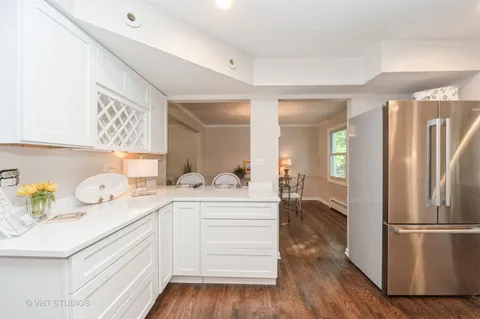 $799,000 | 1704 Executive Lane, Glenview, IL 60026