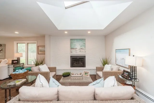 $799,000 | 1704 Executive Lane, Glenview, IL 60026