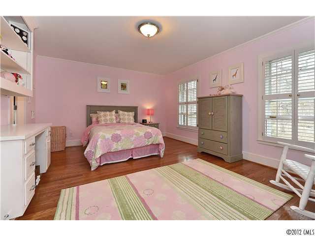 3901 Foxcroft Road, Unit 16 Charlotte, NC 28211 - Photo 14 of 16 Gallery Image 14