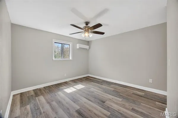 $325,000 | 89 Singing Oaks Drive, Sunrise Beach, MO 65079