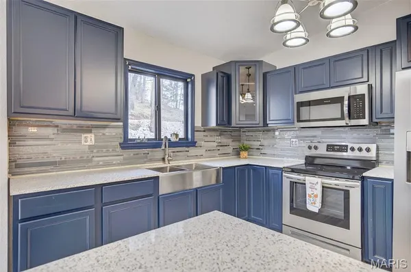 $325,000 | 89 Singing Oaks Drive, Sunrise Beach, MO 65079