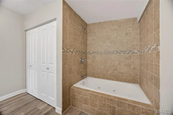 $325,000 | 89 Singing Oaks Drive, Sunrise Beach, MO 65079