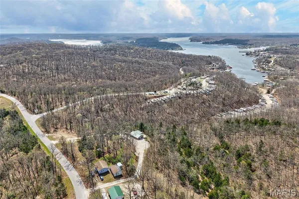 $325,000 | 89 Singing Oaks Drive, Sunrise Beach, MO 65079