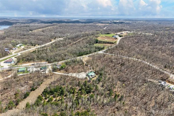 $325,000 | 89 Singing Oaks Drive, Sunrise Beach, MO 65079