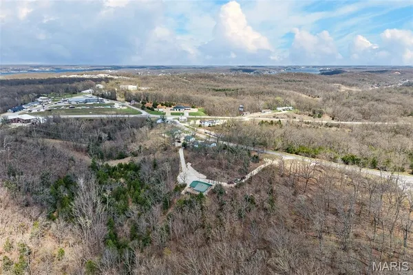 $325,000 | 89 Singing Oaks Drive, Sunrise Beach, MO 65079