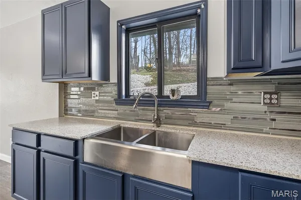 $325,000 | 89 Singing Oaks Drive, Sunrise Beach, MO 65079