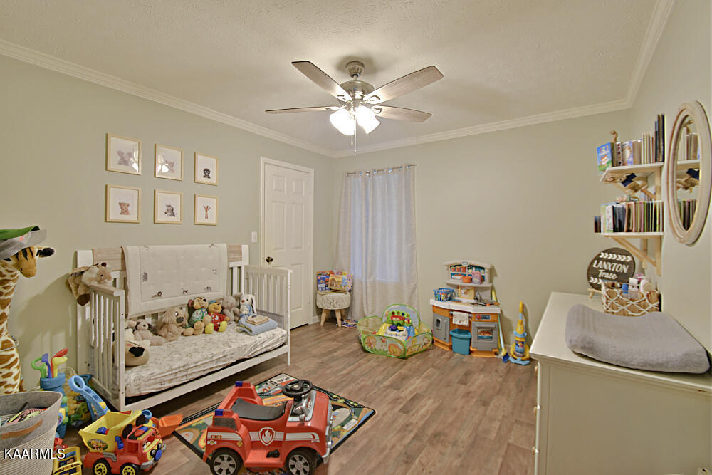 886 Indian Ridge Road Blaine, TN 37709 - Photo 21 of 31 Guest bedroom