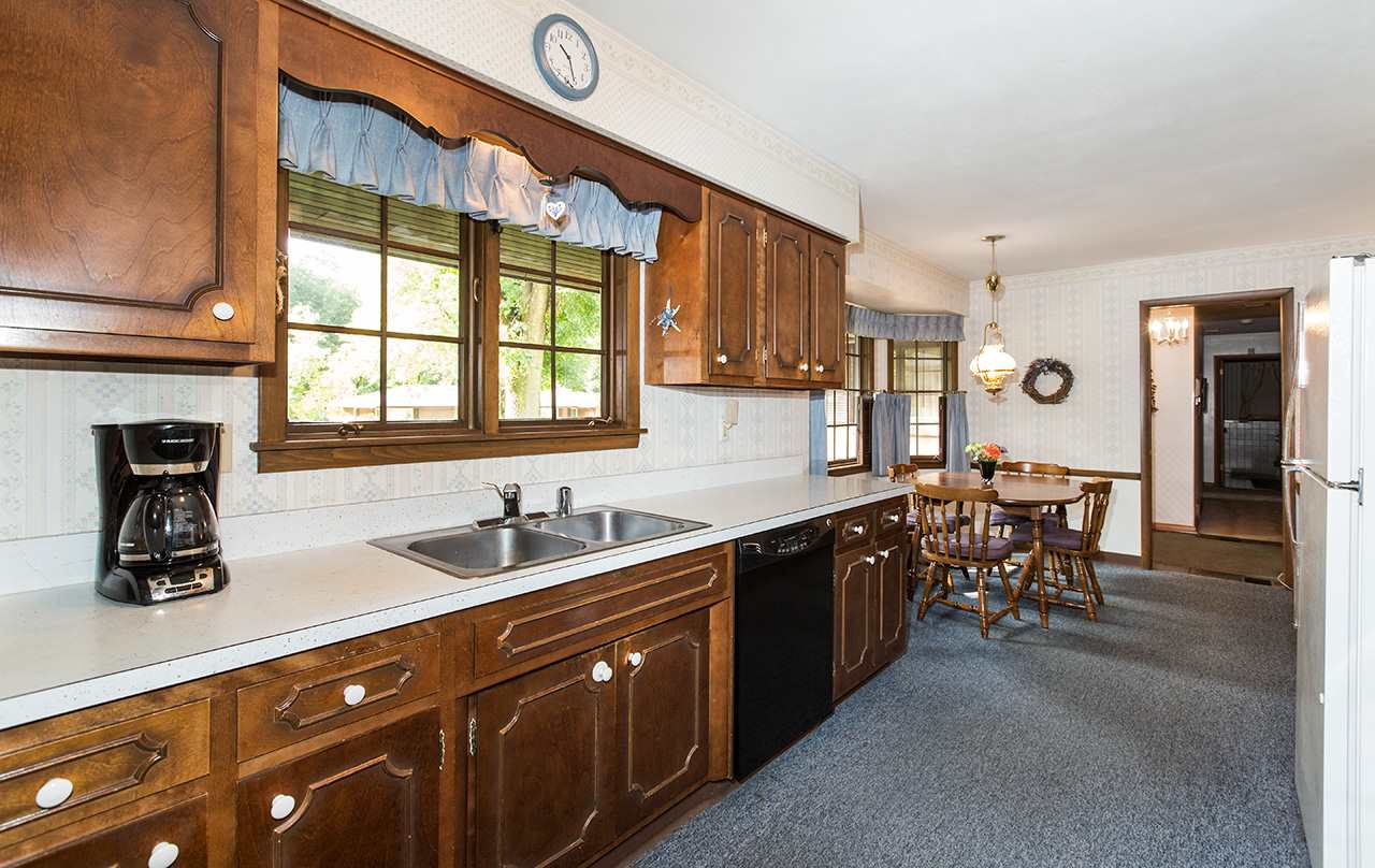 3906 Landstrom Road Rockford, IL 61114 - Photo 4 of 12 a kitchen with lots of counter top space