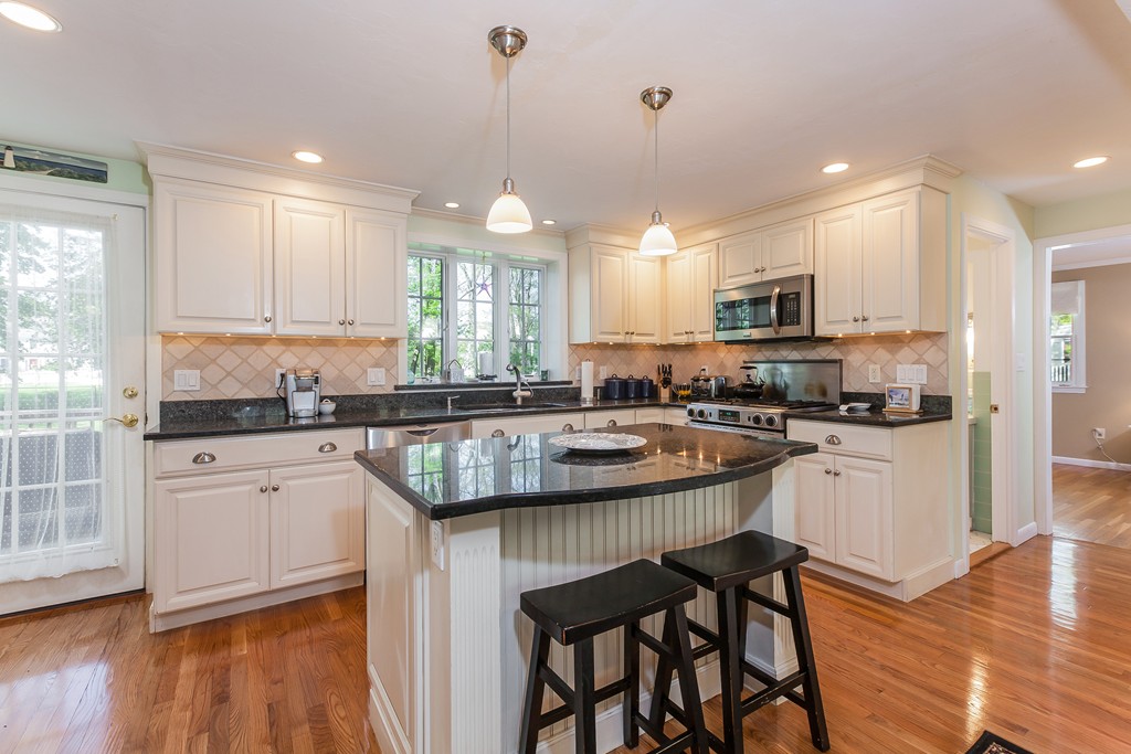 40 Pyramid Lane Scituate, MA 02066 - Photo 8 of 28 Gallery Image 8