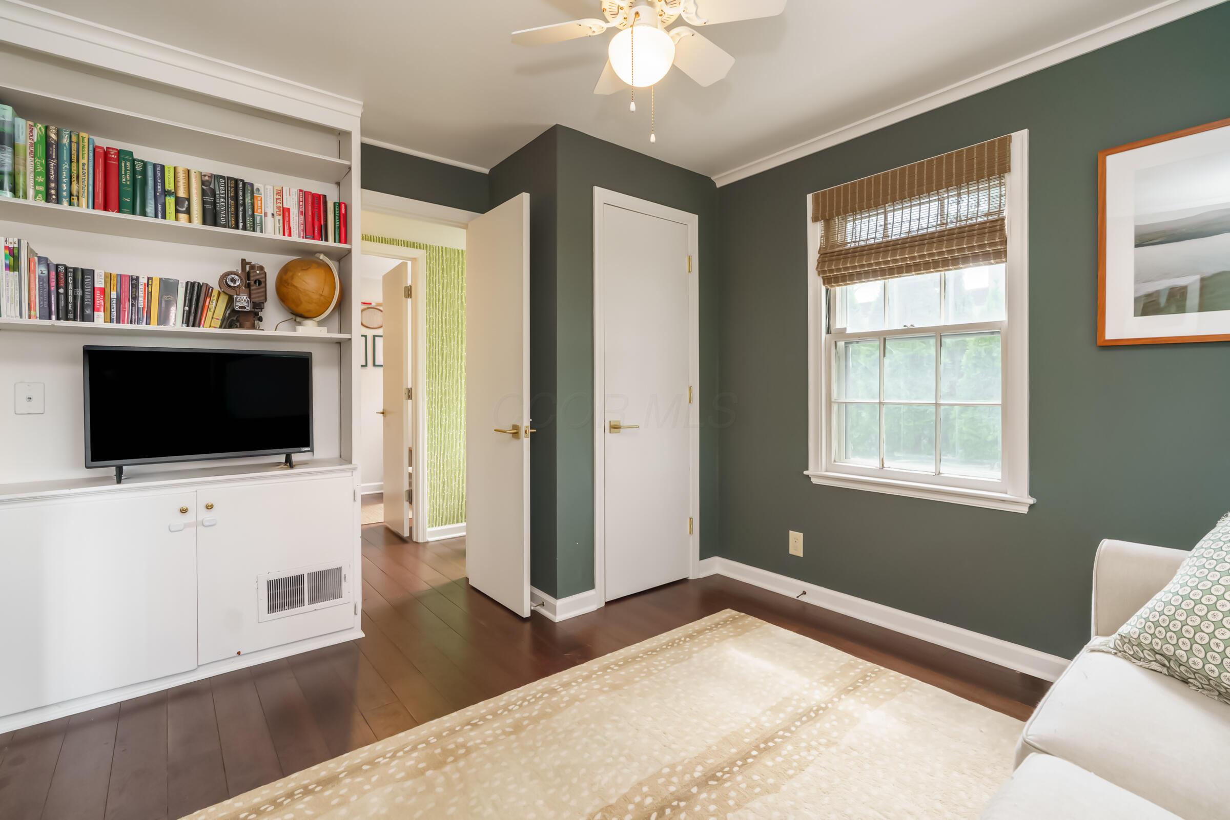 284 South Stanwood Road Columbus, OH 43209 - Photo 8 of 60 Den