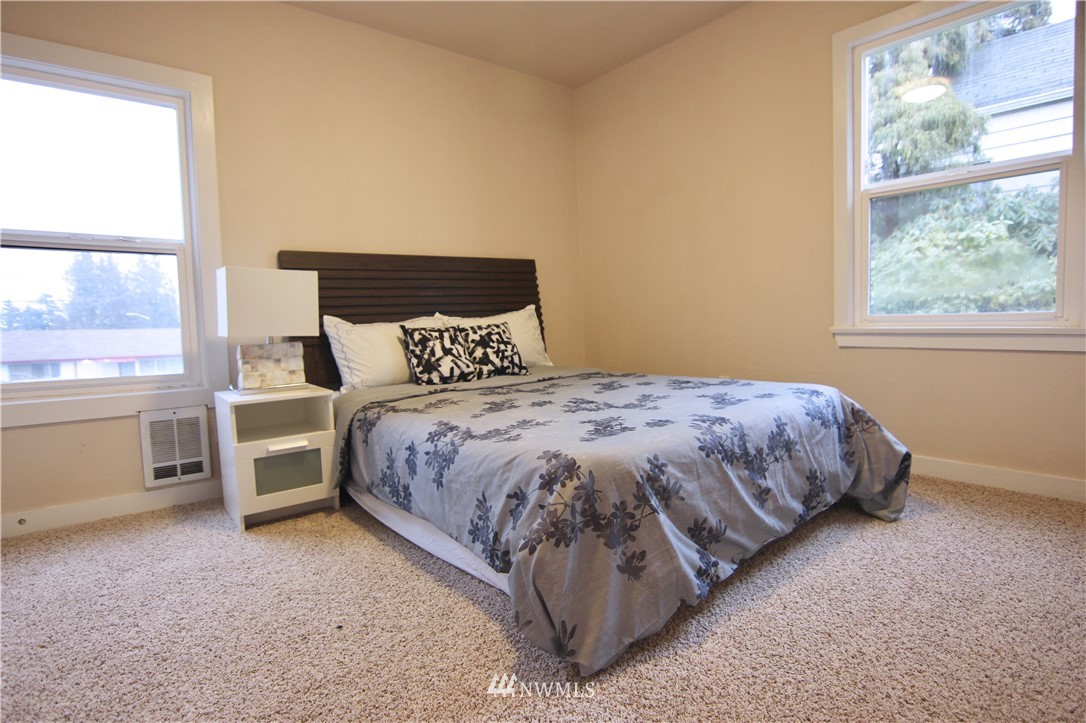 5901 South Roxbury Street Seattle, WA 98118 - Photo 5 of 11 Gallery Image 5