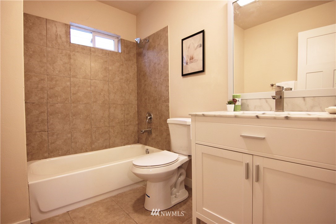 5901 South Roxbury Street Seattle, WA 98118 - Photo 7 of 11 Gallery Image 7
