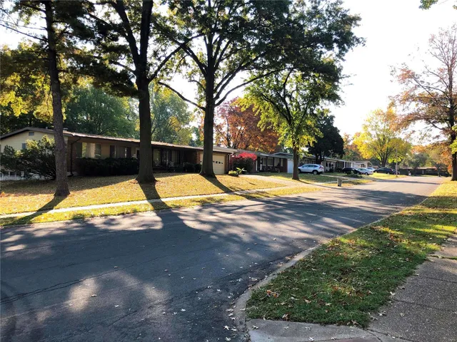 $34,900 | 3420 Rockingham Drive, Florissant, MO 63033