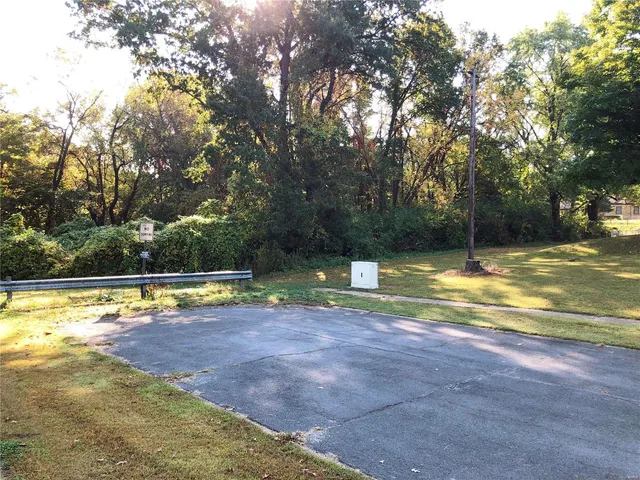 $34,900 | 3420 Rockingham Drive, Florissant, MO 63033