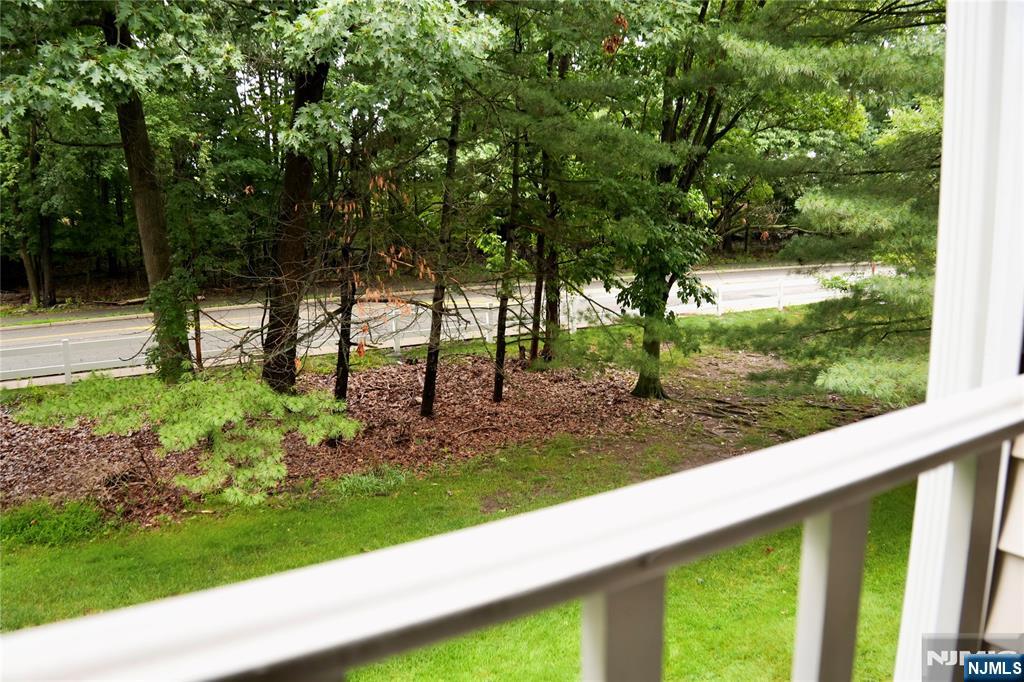 388 Poets Way Mahwah, NJ 07430 - Photo 28 of 30
