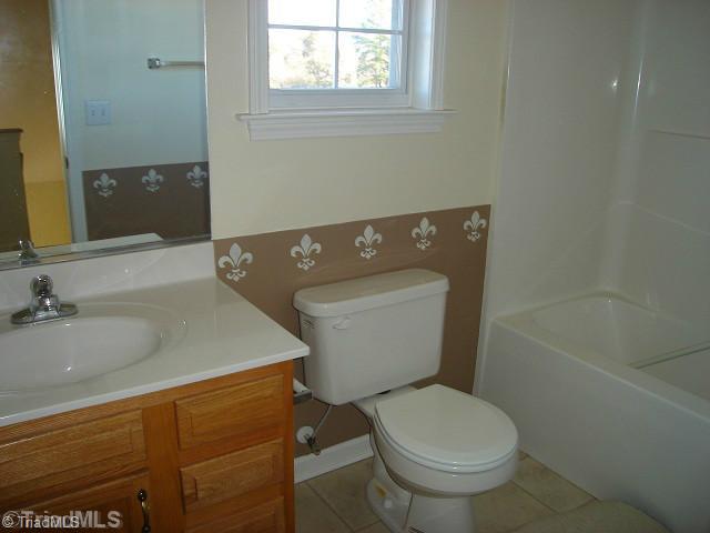 252 Tyro Heights Road Lexington, NC 27295 - Photo 12 of 12 Bath.