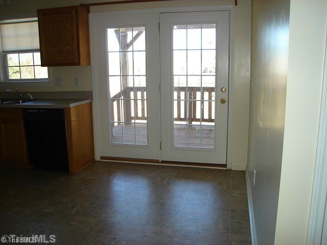 252 Tyro Heights Road Lexington, NC 27295 - Photo 6 of 12 Breakfast.