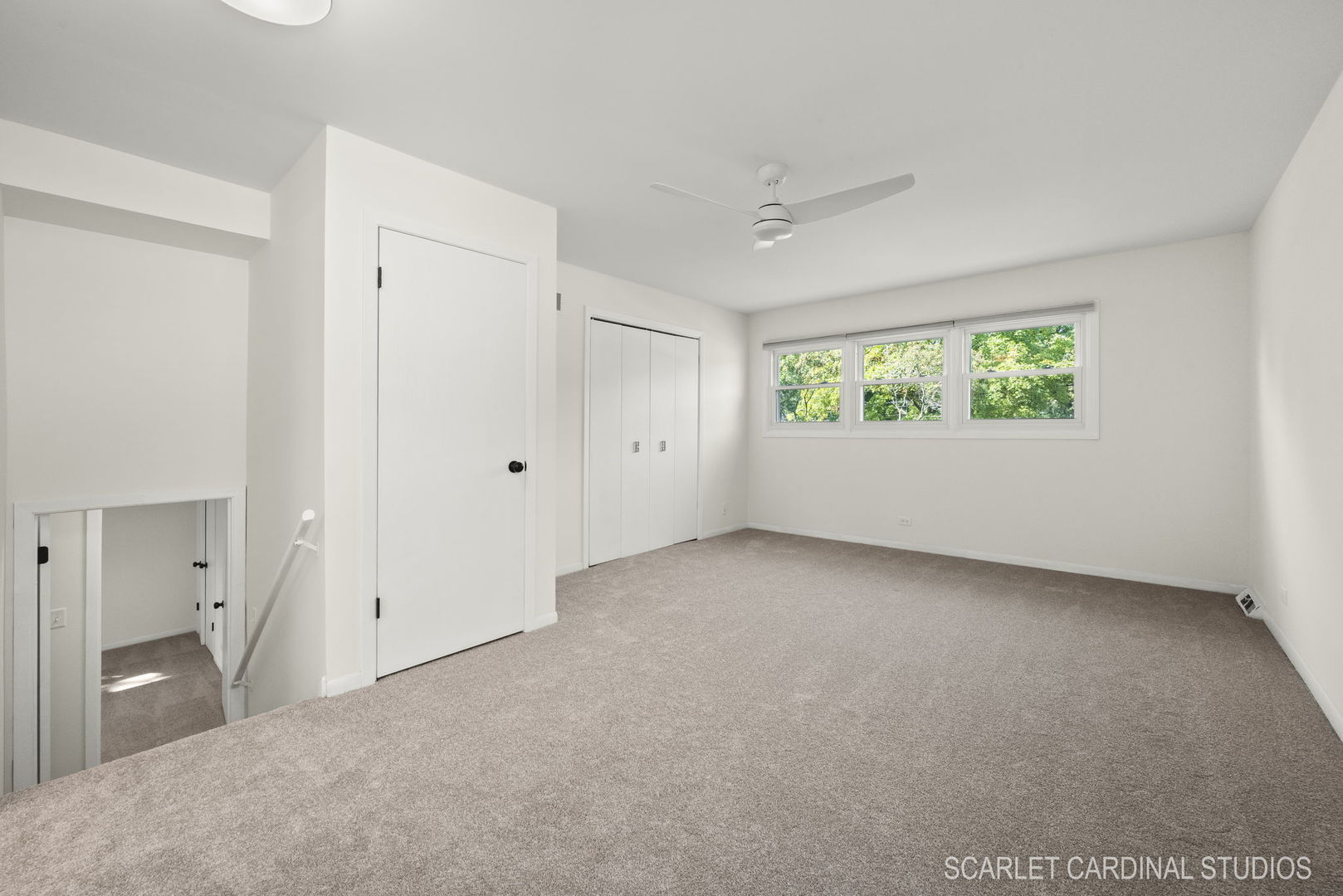 819 Delles Road Wheaton, IL 60189 - Photo 16 of 28 an empty room with windows