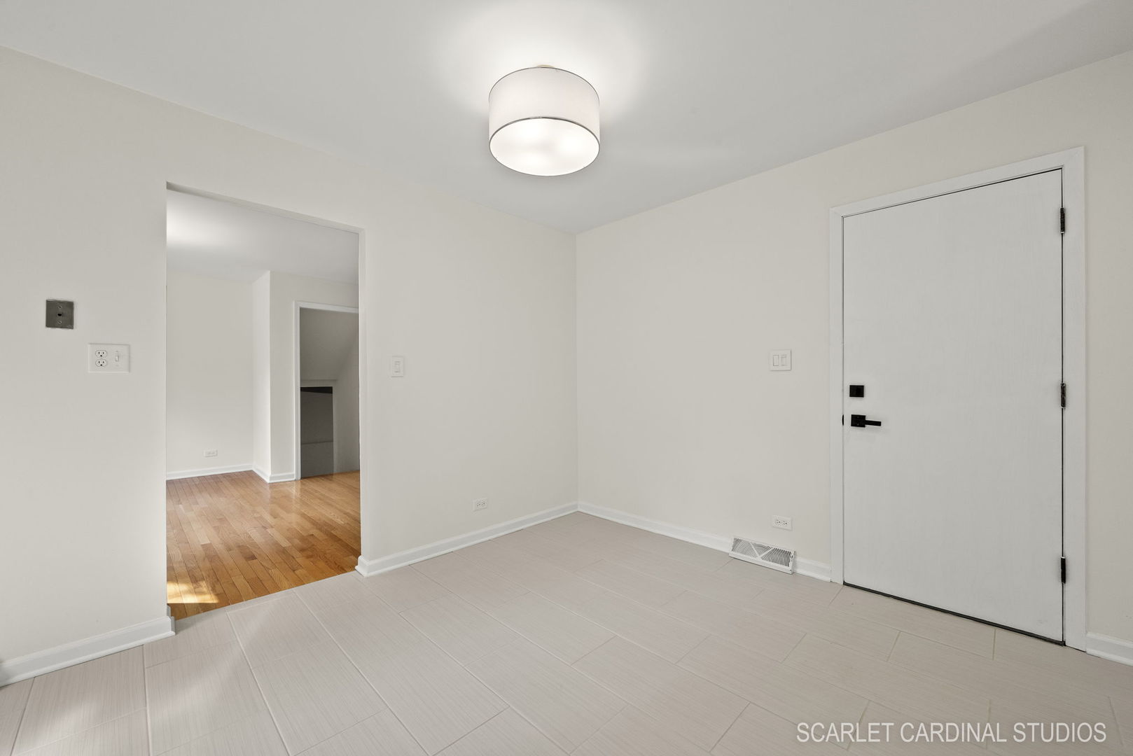 819 Delles Road Wheaton, IL 60189 - Photo 10 of 28 a view of an empty room