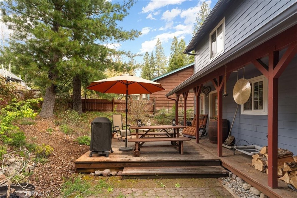 1533 West A Barr Road Mount Shasta, CA 96067 - Photo 32 of 38 a view of pool table and chairs