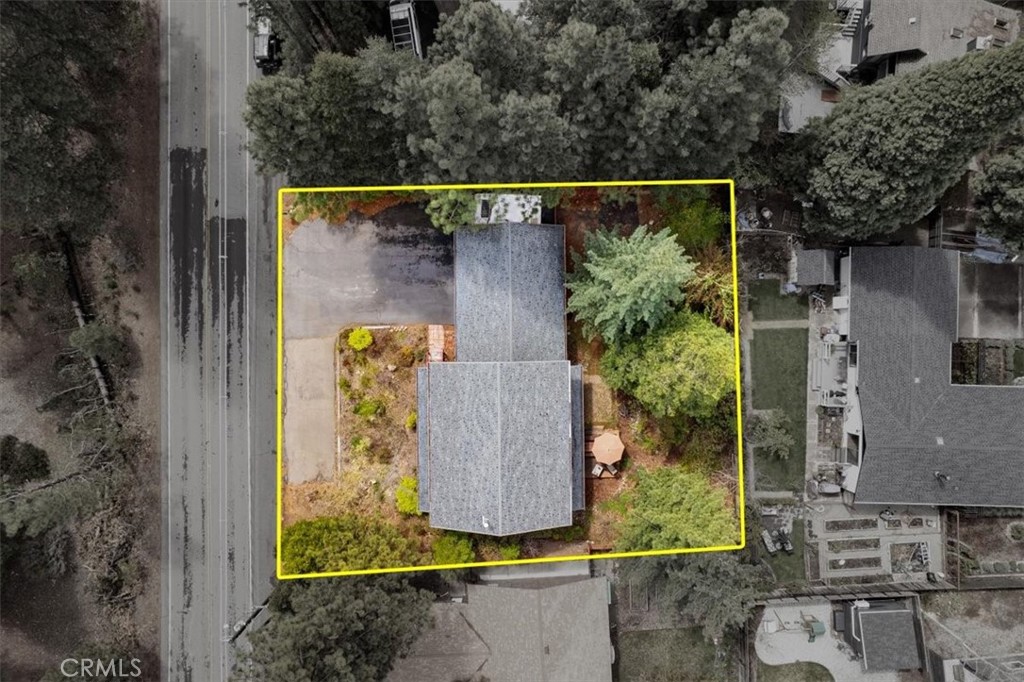 1533 West A Barr Road Mount Shasta, CA 96067 - Photo 37 of 38 an aerial view of a house