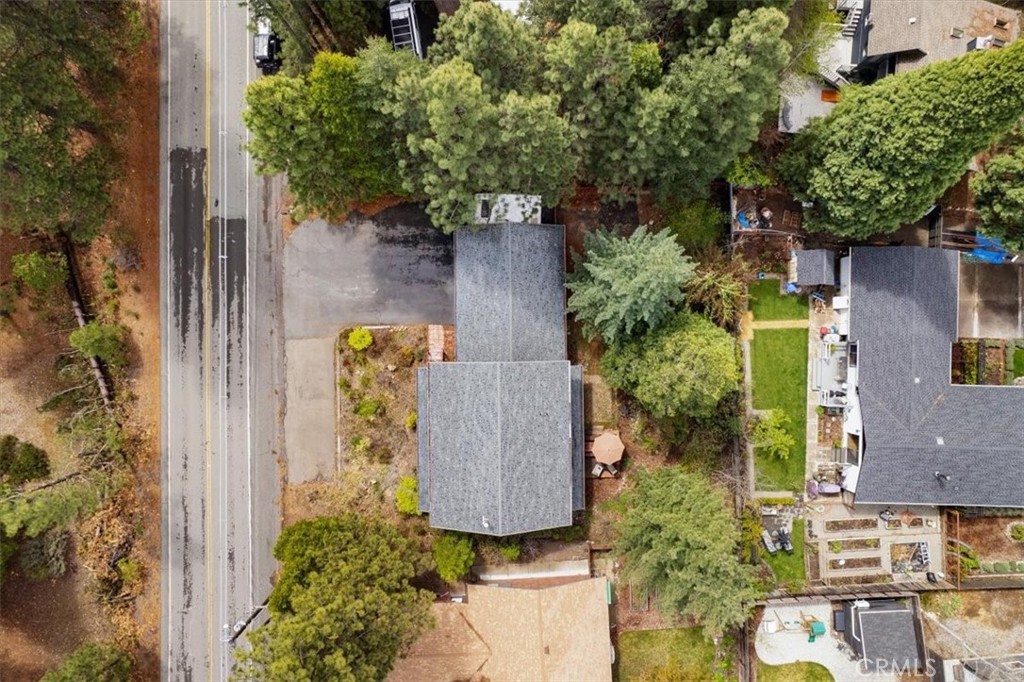 1533 West A Barr Road Mount Shasta, CA 96067 - Photo 38 of 38 an aerial view of a house with outdoor space and trees all around