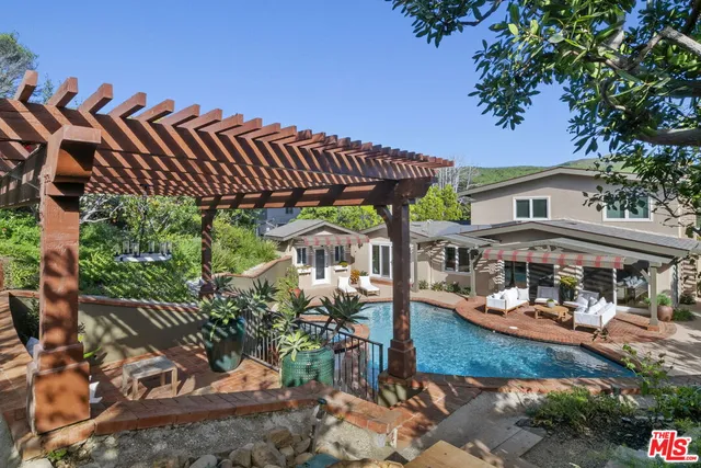 $3,495,000 | 1305 Duende Lane, Pacific Palisades, CA 90272
