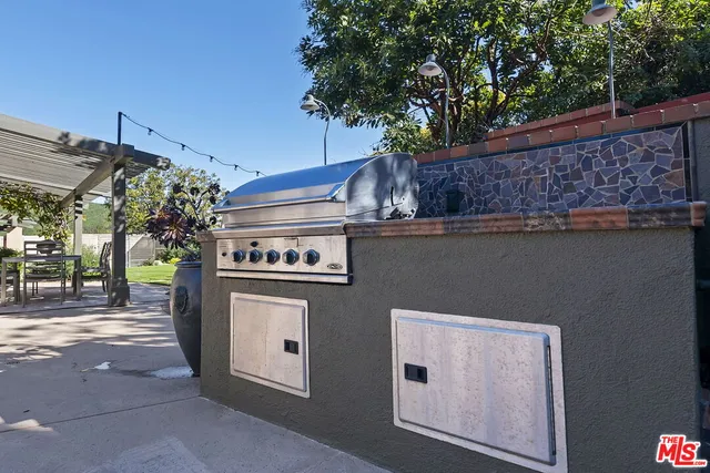 $3,495,000 | 1305 Duende Lane, Pacific Palisades, CA 90272