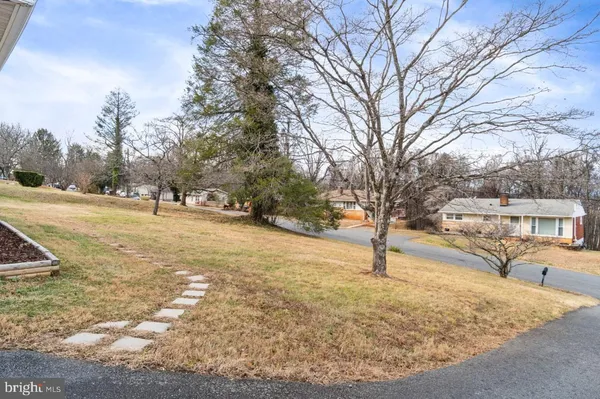 $1,870 | 354 Berry Street, Orange, VA 22960