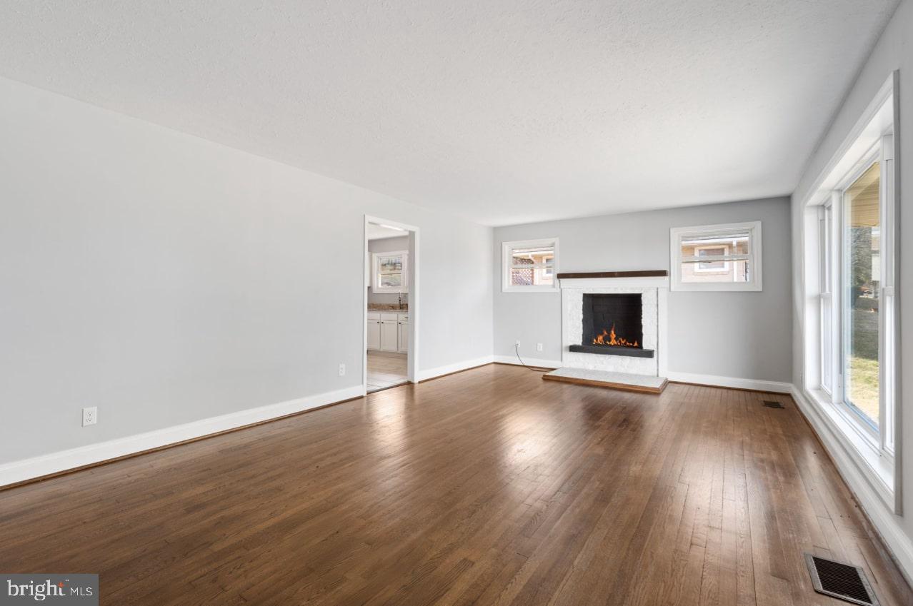 354 Berry Street Orange, VA 22960 - Photo 4 of 31