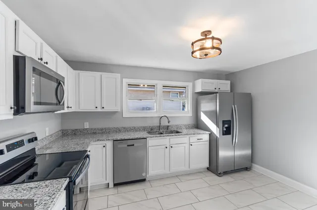 $1,895 | 354 Berry Street, Orange, VA 22960