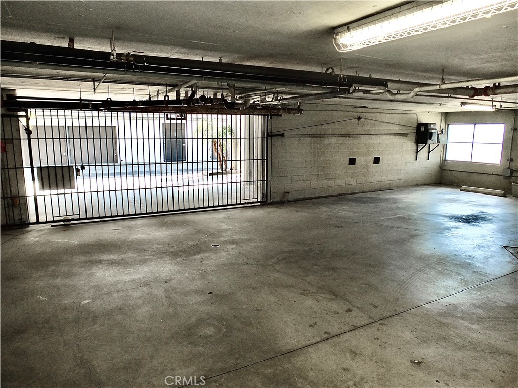 3600 East 4th Street, Unit 305 Long Beach, CA 90814 - Photo 20 of 26 2 Side by Side parking spaces